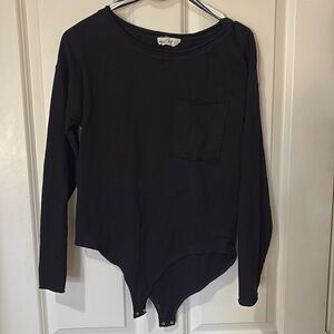 New In
Size M
Black body suit
Long sleeve tee style
Left chest pocket